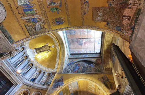 3. EGC_Karin_Keitz_Italy_Venice,_Sant_Marks Basillica_inside.jpg