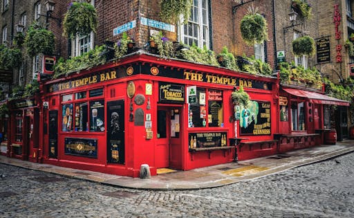 StockMM_UnSplash_Ireland_Dublin, Temple bar_leonhard-niederwimmer-yqWPwxhyYqs-unsplash.jpg