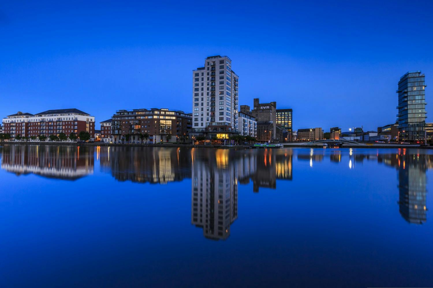 StockMM_Pixabay_Ireland_Dublin by Night_dublin-2315013.jpg