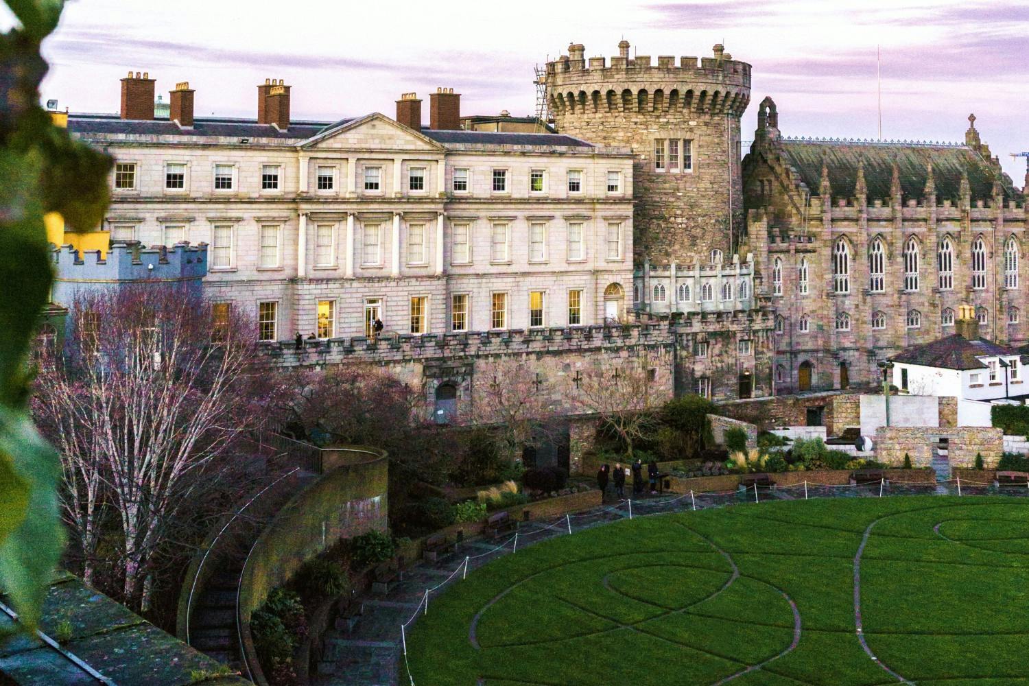 StockMM_UnSplash_Ireland_Dublin Castle_lisa-fecker-V-B9sHnqeR4-unsplash.jpg