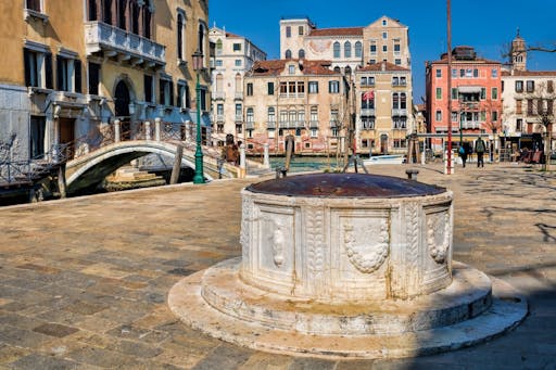 2. Dorsoduro District_AdobeStock_346581603.jpeg