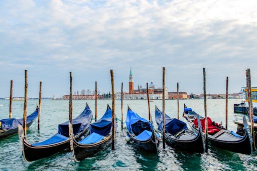 3. Gondalas and Giudecca Island_AdobeStock_139485418.jpeg