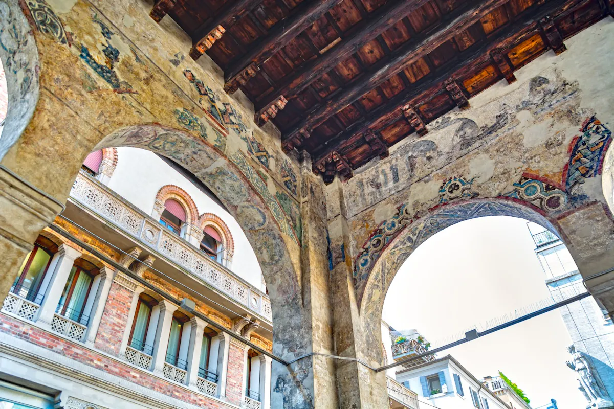 1. Loggia dei Cavalieri_AdobeStock_304741572.jpeg