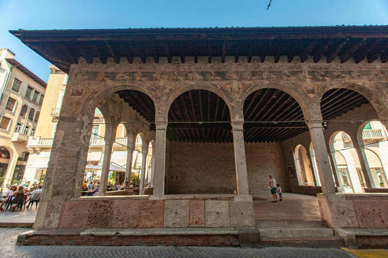 2. Loggia dei Cavalieri_AdobeStock_371393101.jpeg