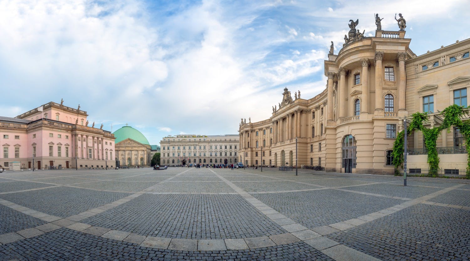 9.-AdobeStock_593739813_Bebelplatz.jpg