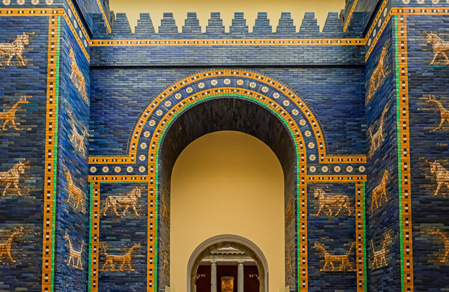 15. AdobeStock_391847173_Pergamon Museum.jpeg