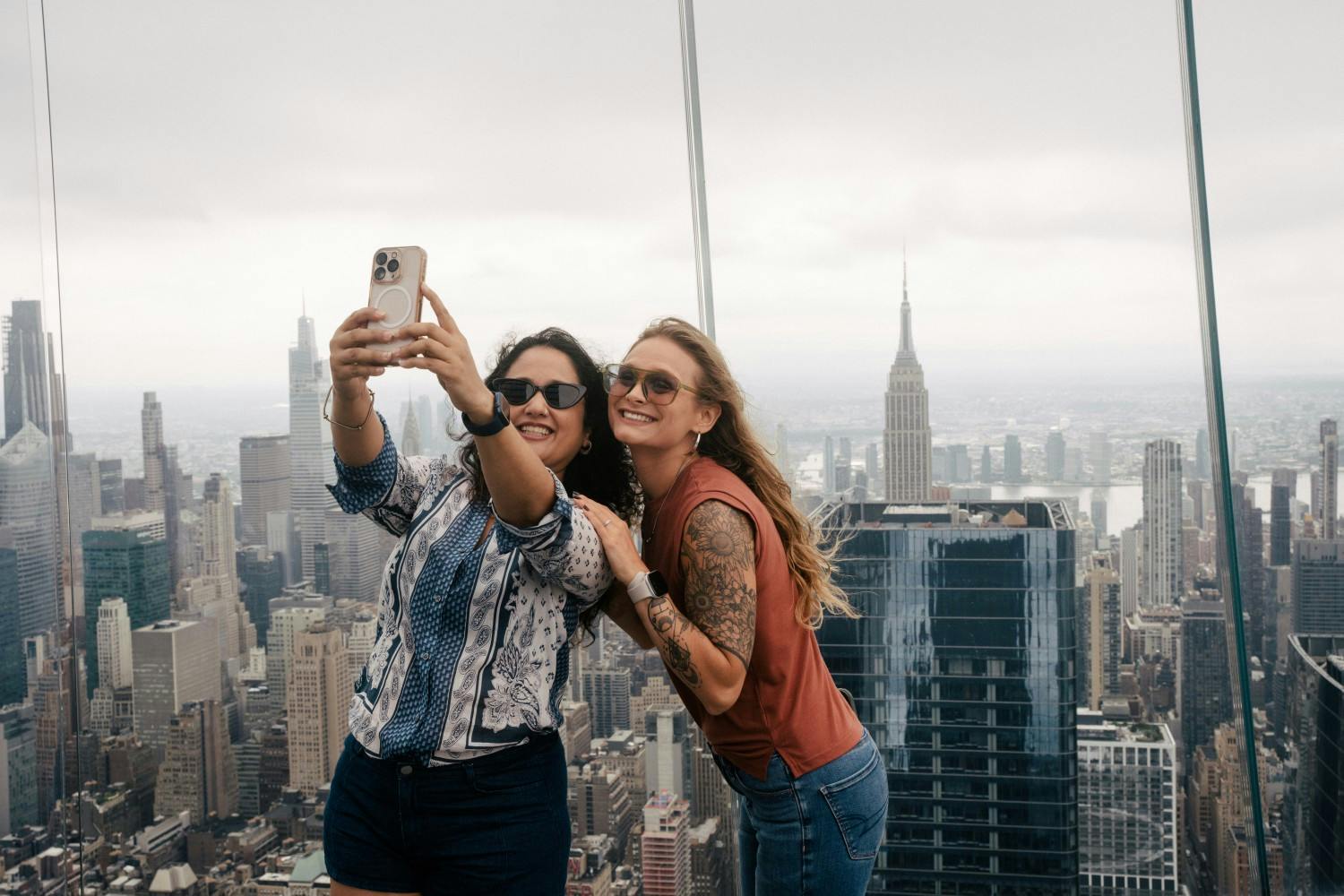 6 Freelance_WMG_USA_New York_The Edge_49.jpg