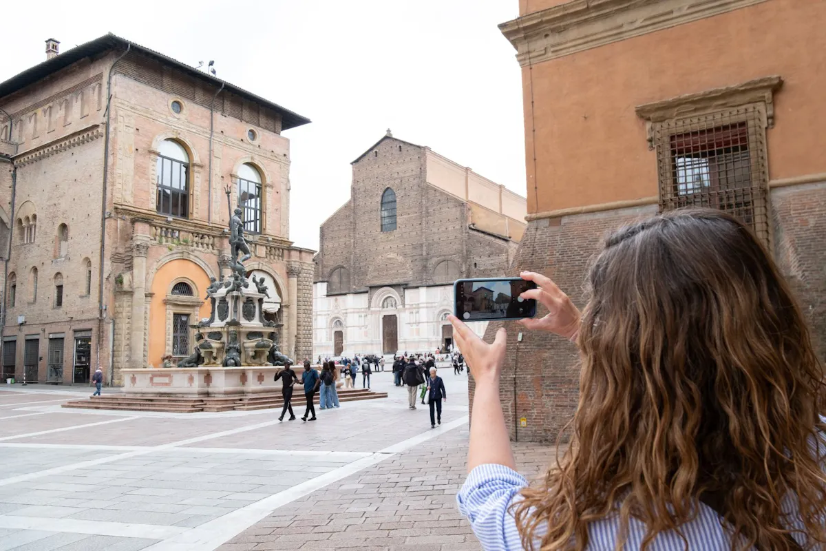 1. FL_Francesca Petringa_Italy_Bologna, Piazza Maggiore_06.jpg