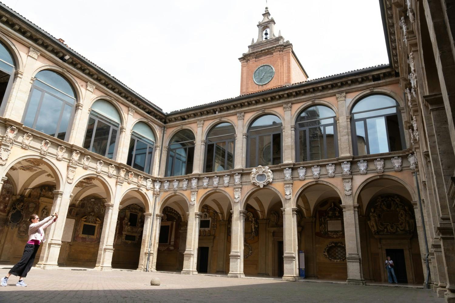 4. FL_Francesca Petringa_Italy_Bologna, Archiginnasio Palace_36.jpg