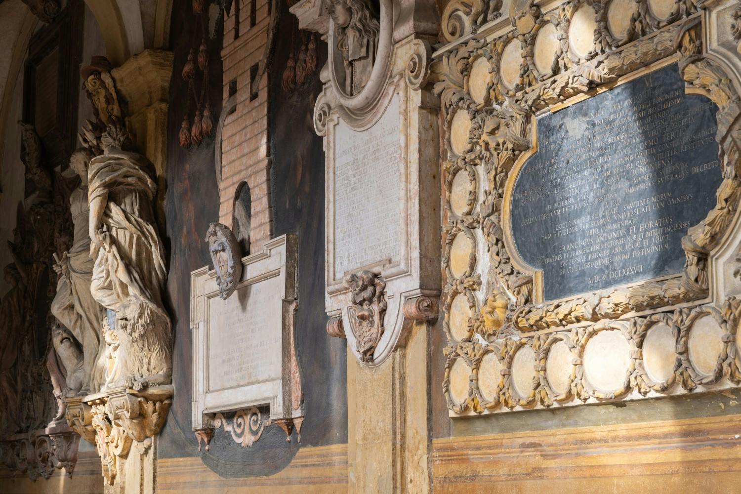 14. FL_Francesca Petringa_Italy_Bologna, Archiginnasio Palace_03.jpg
