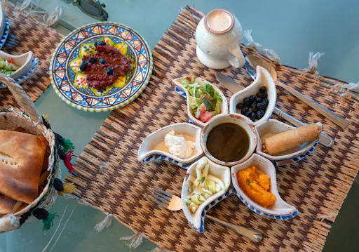 FL_Amine_Boussoffara_Tunisia_Dar_Zaghouan,_Lunch_Stop_09.jpg