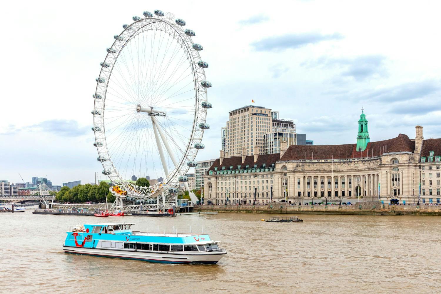 United-Kingdom_London_Thames-River-Boat_03.jpg