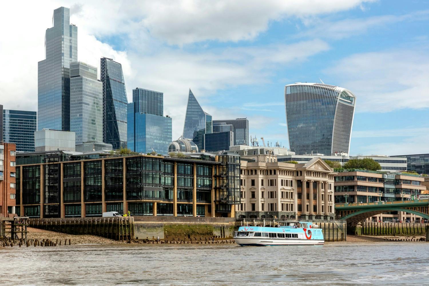 United-Kingdom_London_Thames-River-Boat_52.jpg
