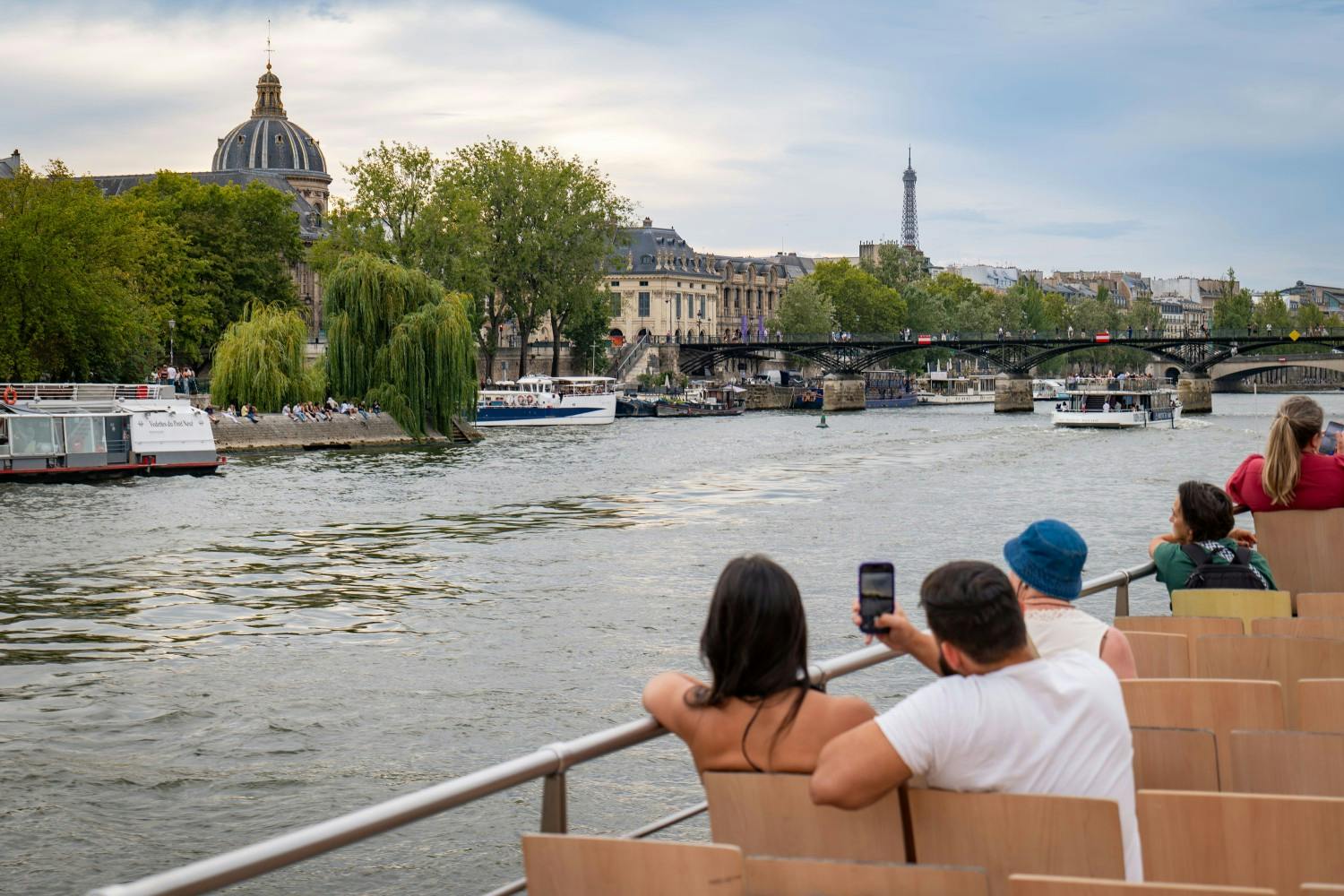FL_Cyril Burgarella_France_Paris Champagne on Boat_16.jpg