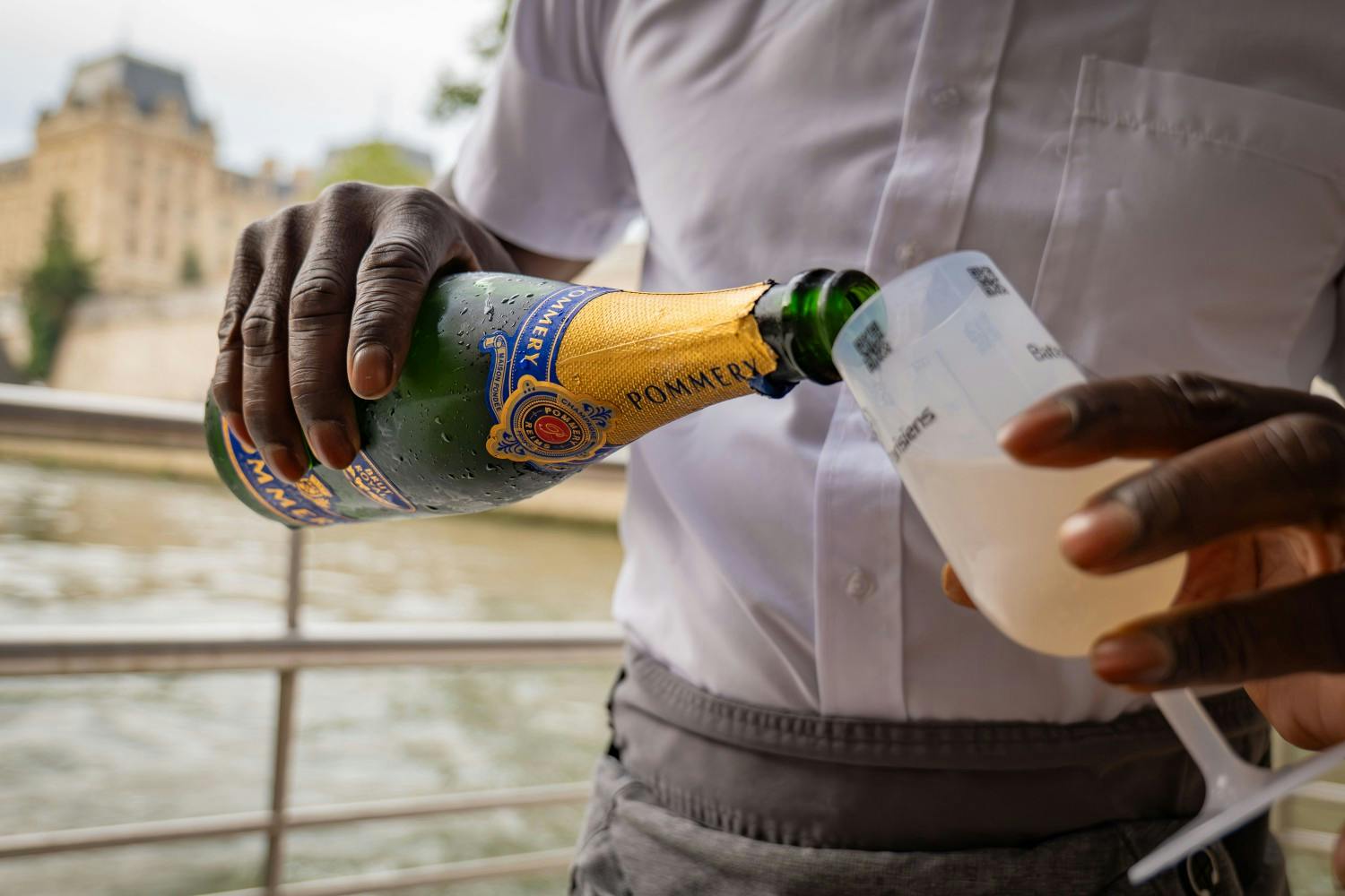 FL_Cyril Burgarella_France_Paris Champagne on Boat_03.jpg
